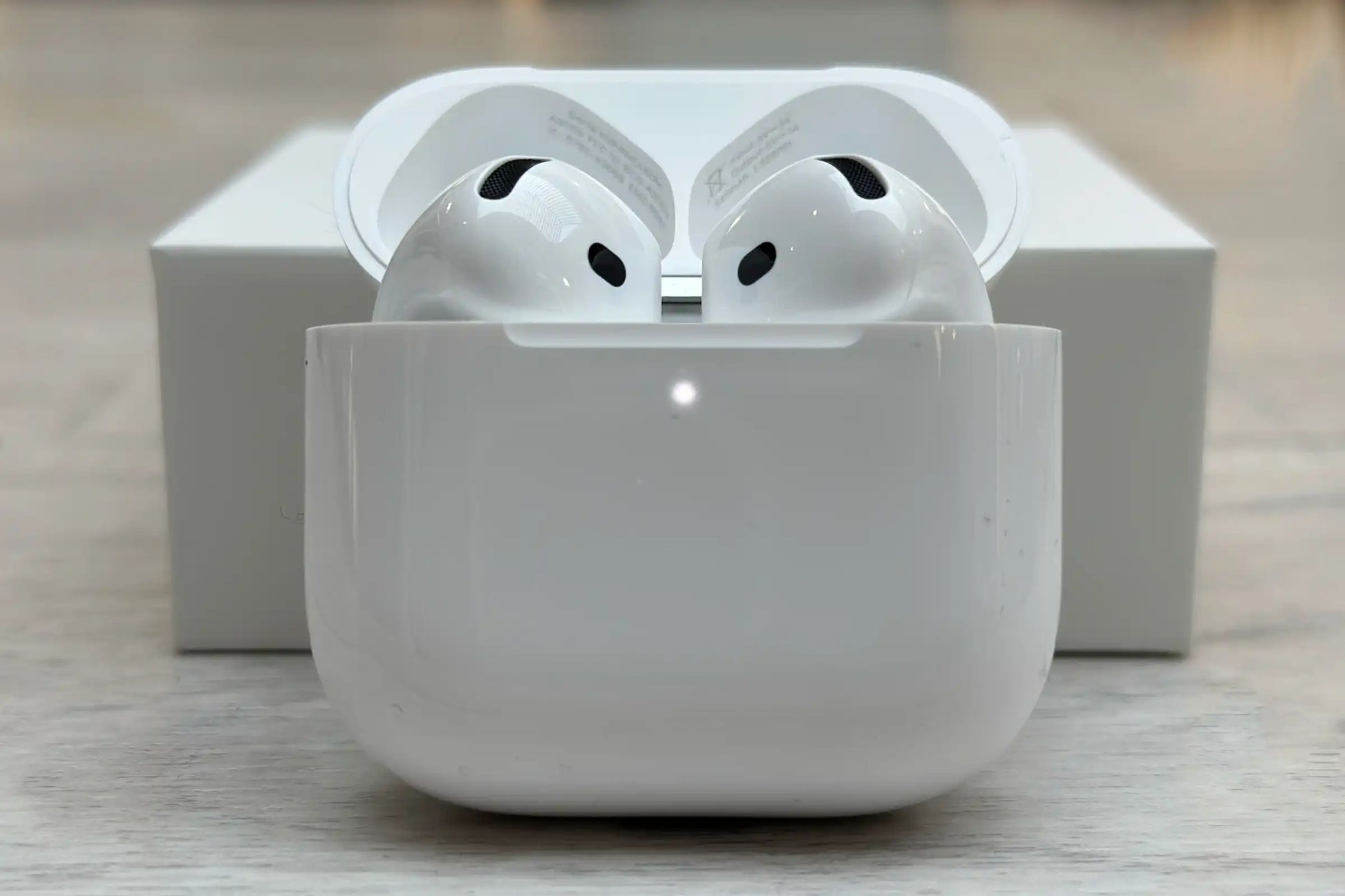 Apple AirPods 4